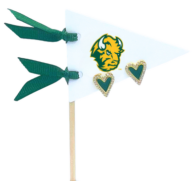 E205 - NDSU : Green Heart Studs on Logo Pennant Flag
